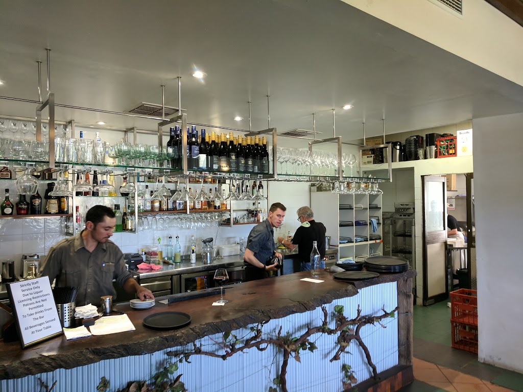 Black Swan Winery & Restaurant - 3