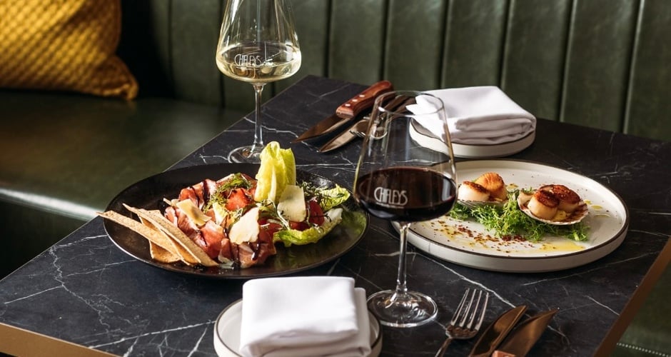 Chifley's Bar and Grill at Hotel Kurrajong - 2