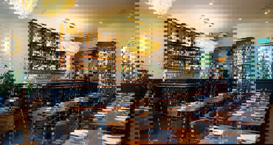 Mr L's Bar & Restaurant - 6