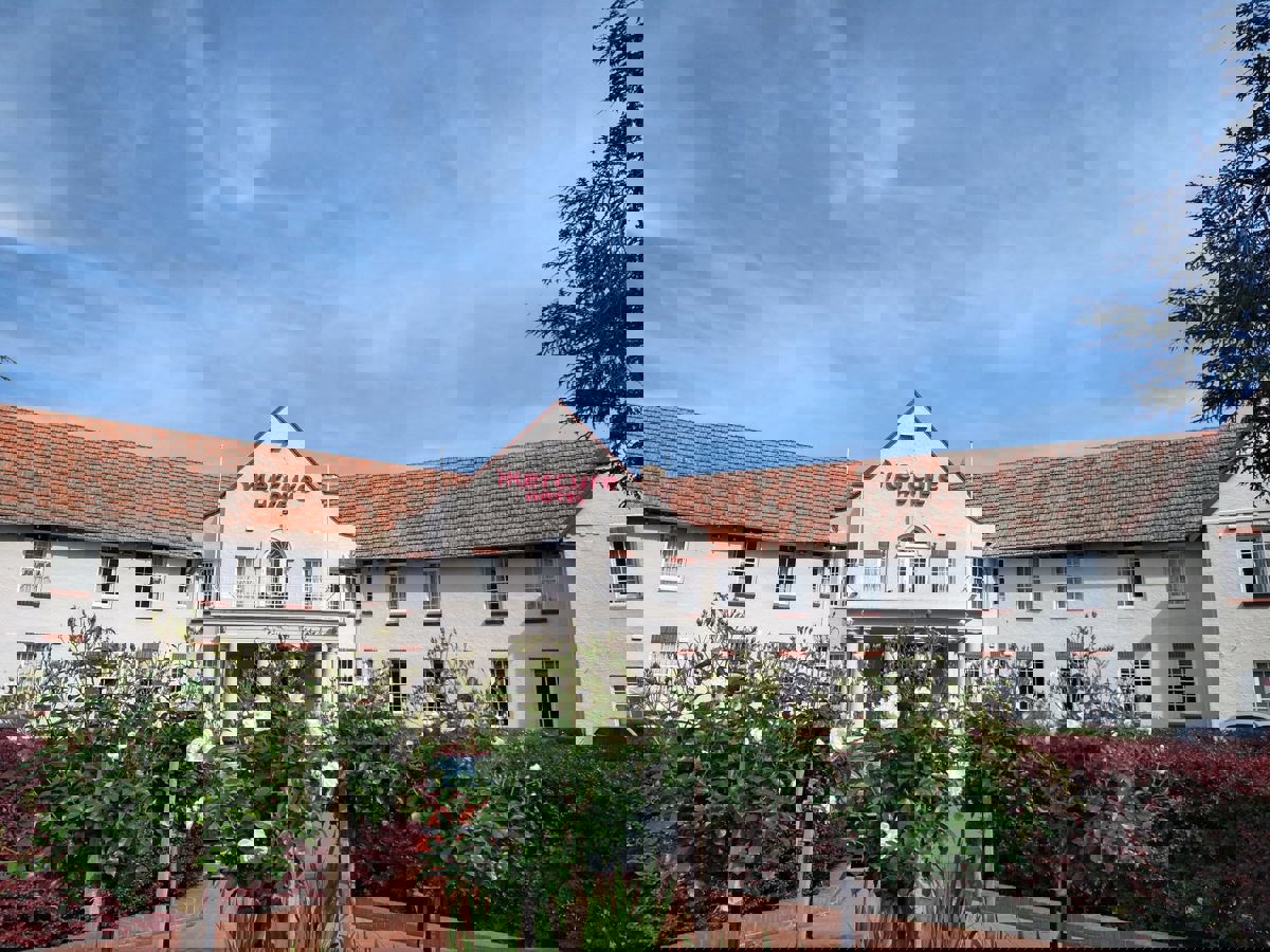 The Courtyard Restaurant Mercure Canberra Best Restaurants of Australia