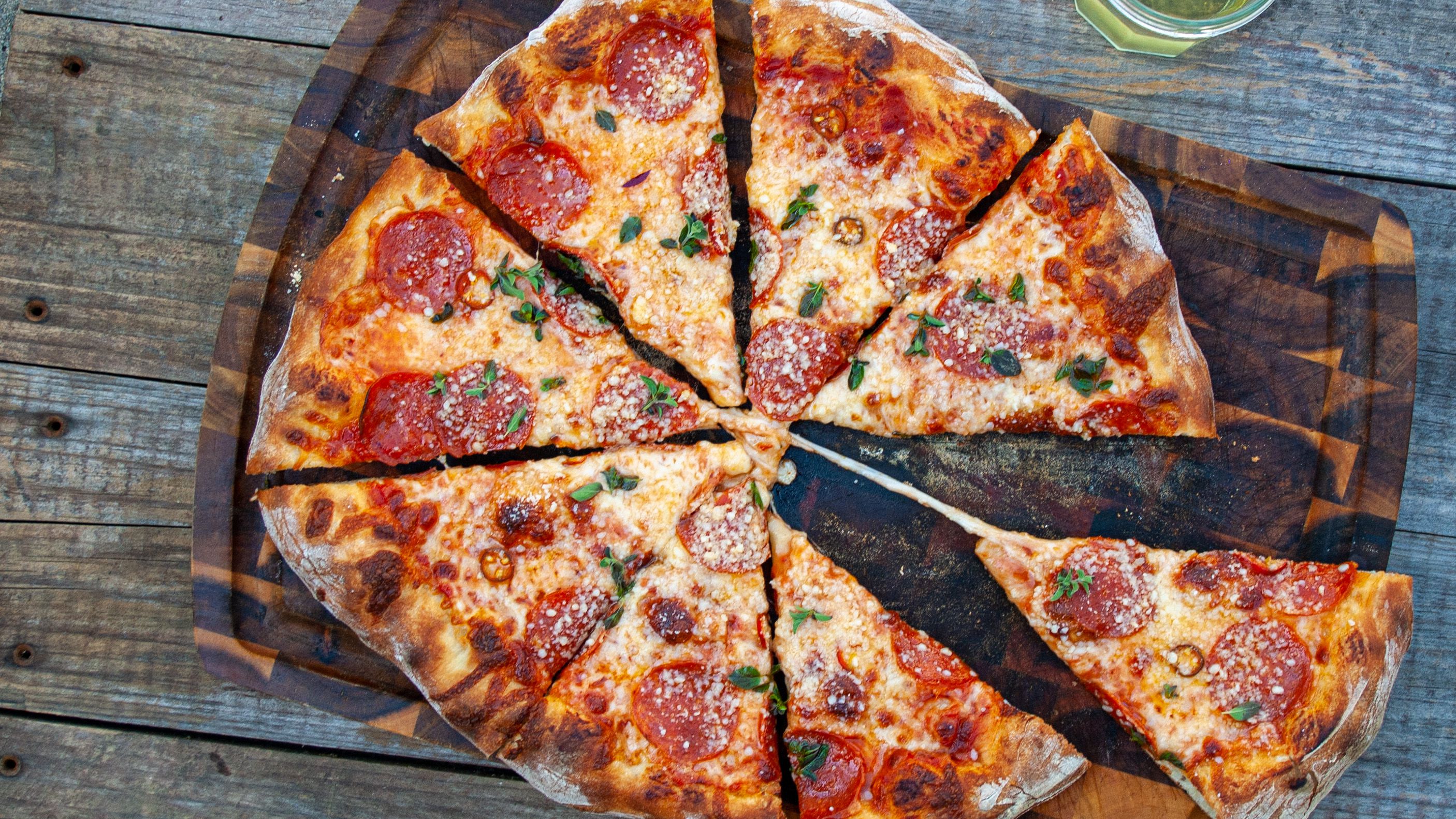 Pizza capers near me deals