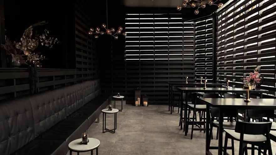 Rogue Bistro 439A68b78d3e699c7774f17806854cc7