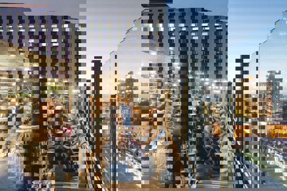 Outdoor Dining at 2kw Bar and Restaurant