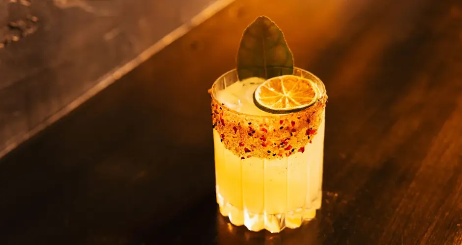 Hizola's Kitchen and Bar - 4