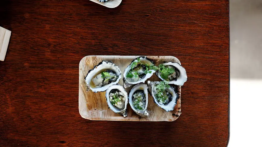 Maggie Beers Oysters With Shallot And Verjuice Vinaigrette 167847 2