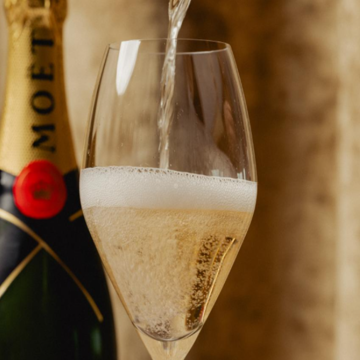 moet-chandon-bottle-glass.png