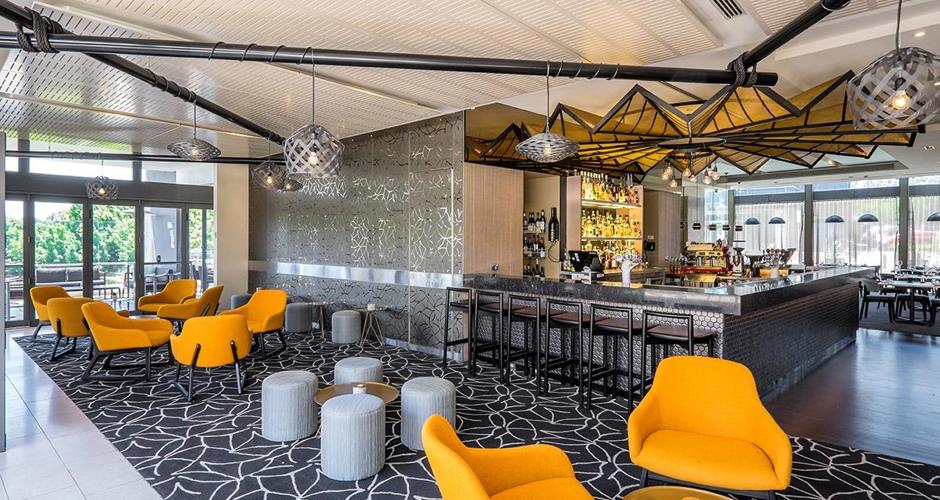 Otis Bar & Grill - 1