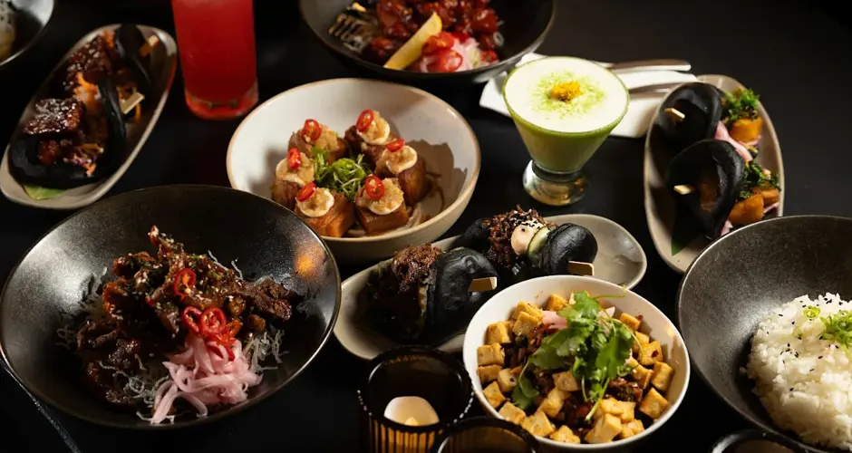 Hizola's Kitchen and Bar - 6