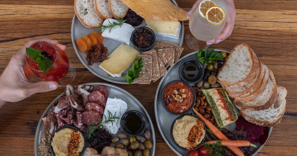 Farmer's Lunch Grazing Plates and Wine for 2 People Mornington