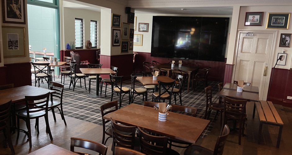 Empire Hotel Annandale - 1