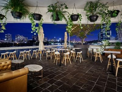 Blackbird Bar & Grill