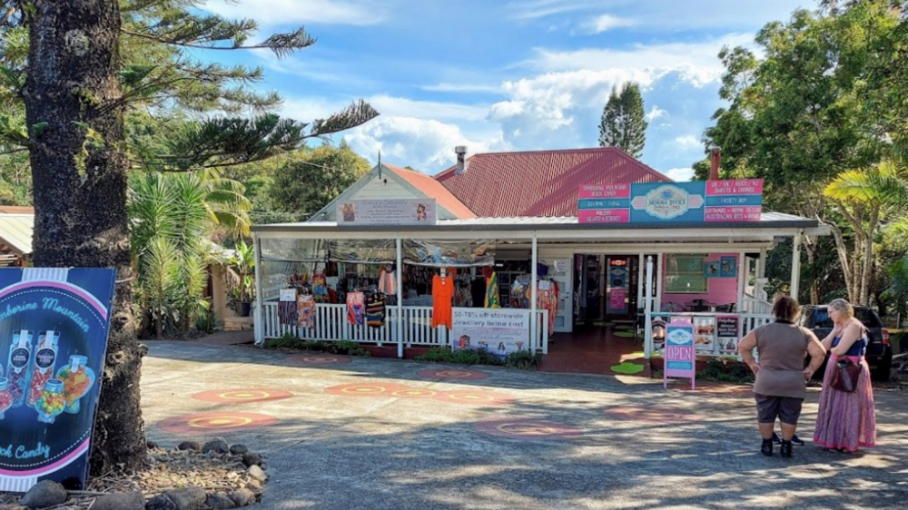 Gallery Walk shops and galleries on Mount Tamborine
