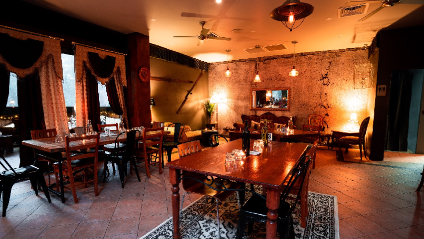  3 Doors Down Restaurant Inside View