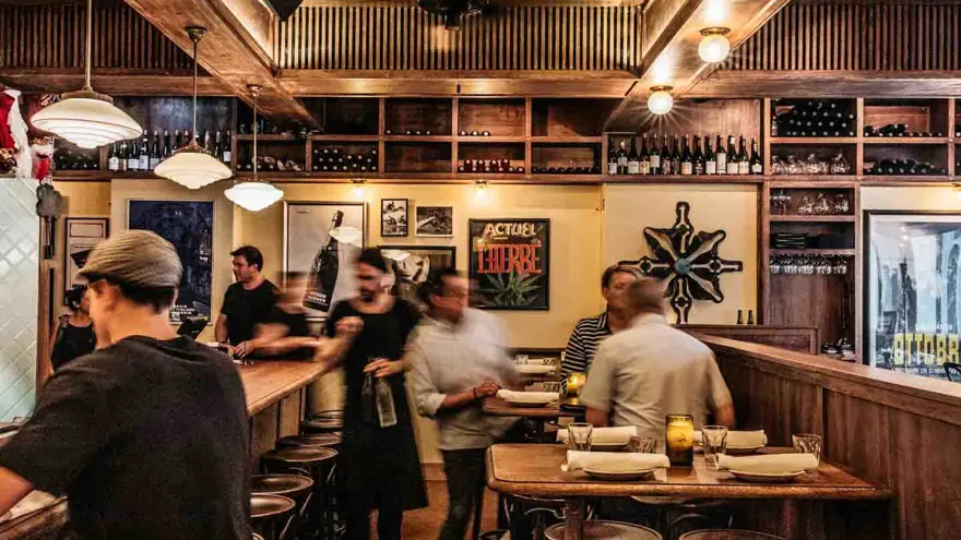 Busy dining at Best Restaurants Albertos Lounge