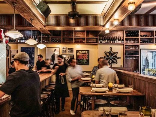Busy dining at Best Restaurants Albertos Lounge